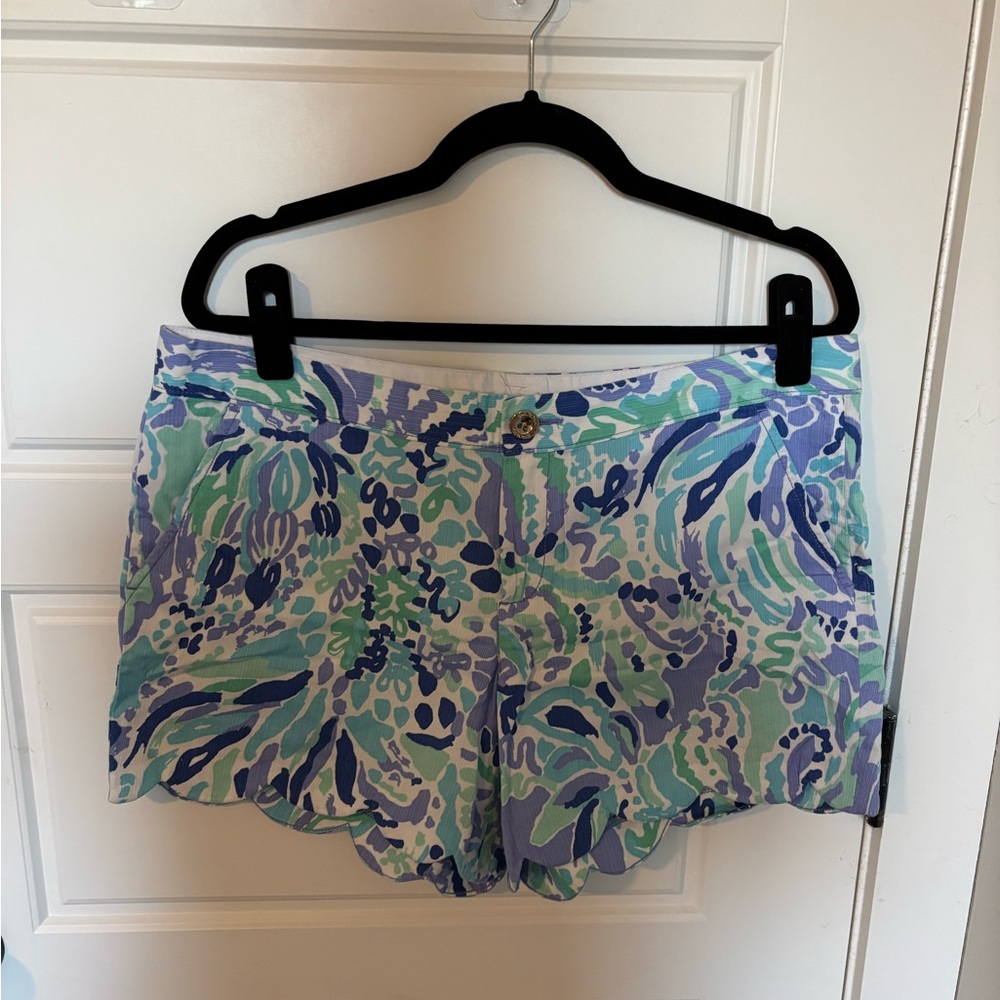 Lilly Pulitzer Women's Shorts in Blue and Green Print